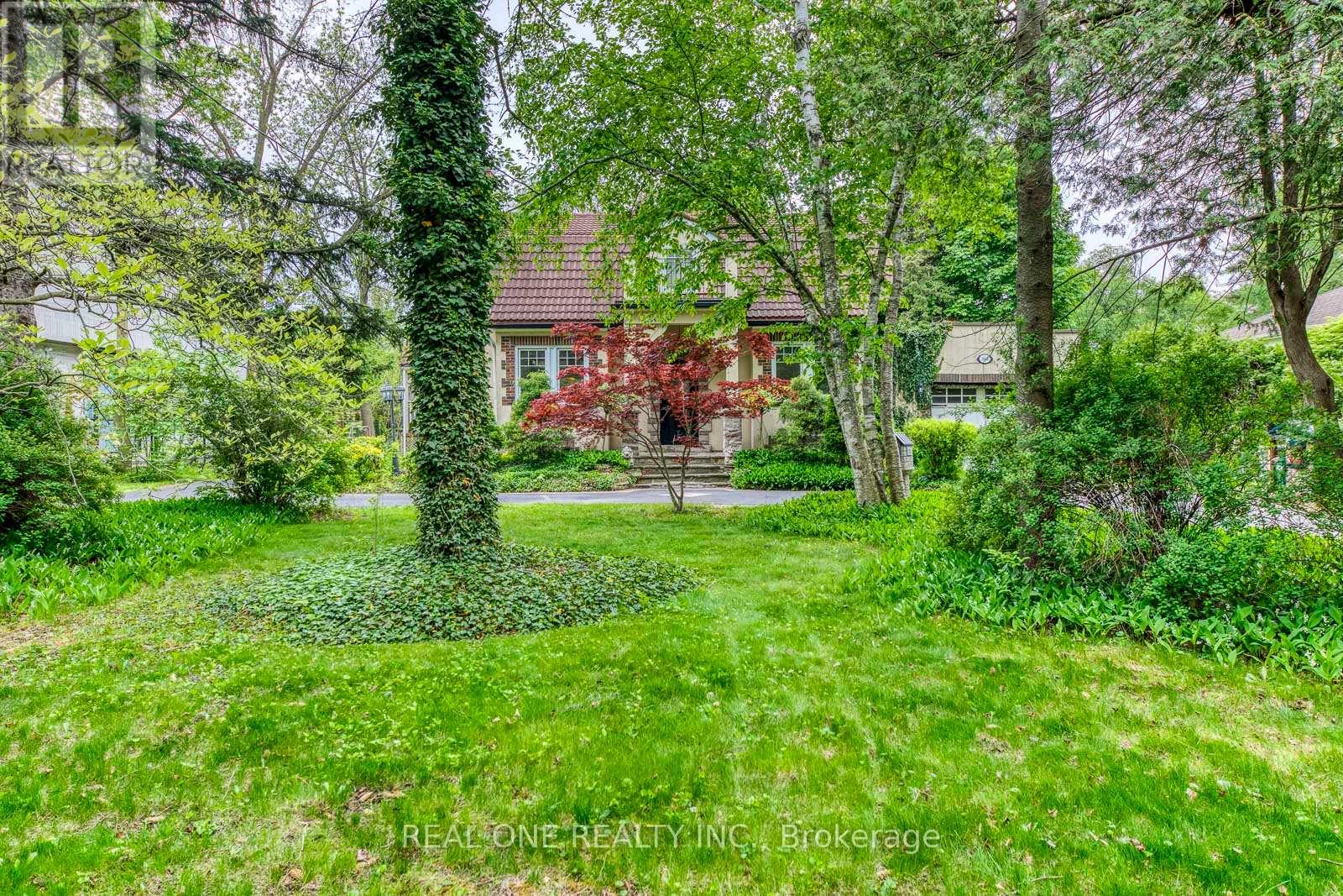 398 Maple Grove Drive, Oakville, Ontario  L6J 4V7 - Photo 2 - W12582938