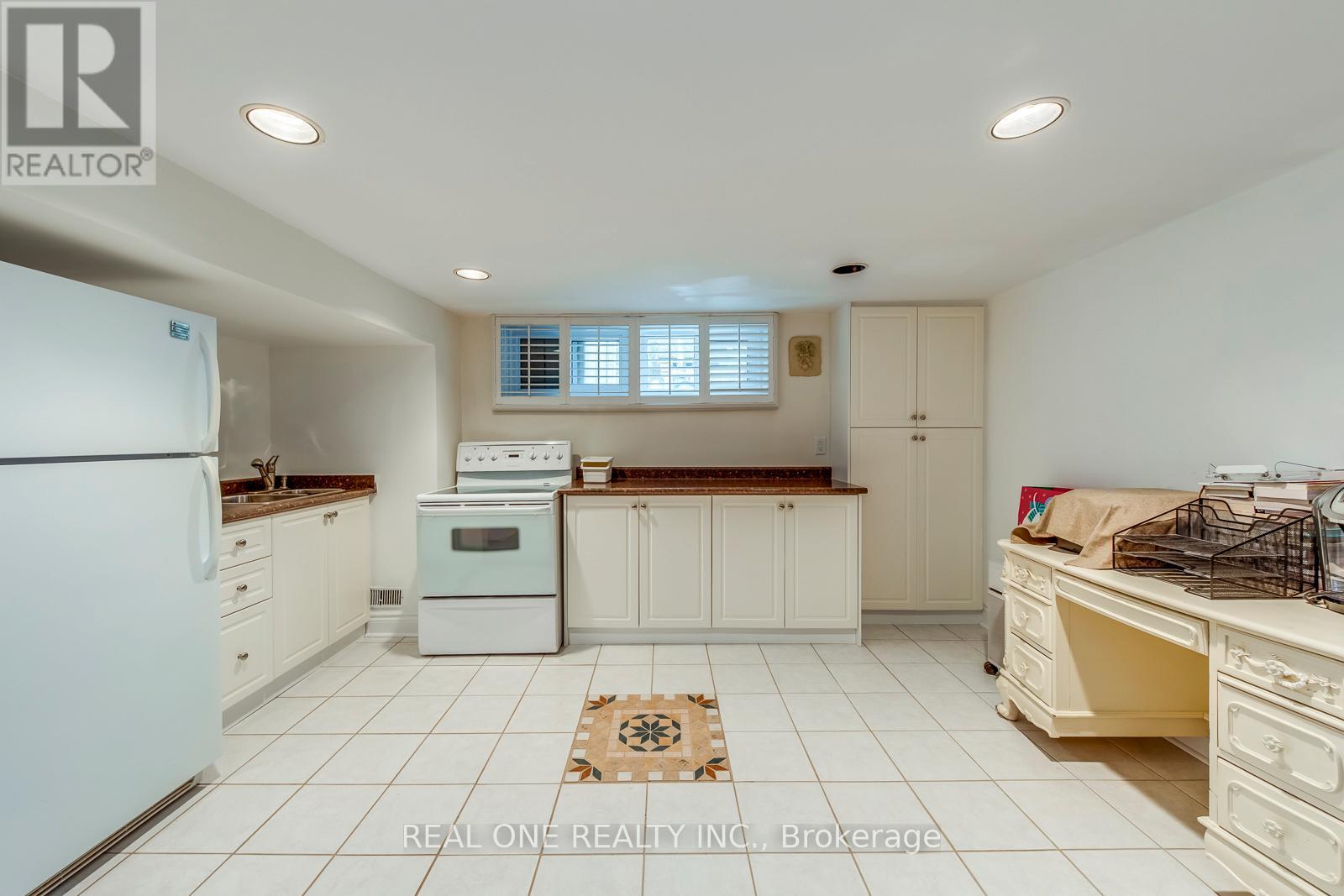 398 Maple Grove Drive, Oakville, Ontario  L6J 4V7 - Photo 36 - W12582938