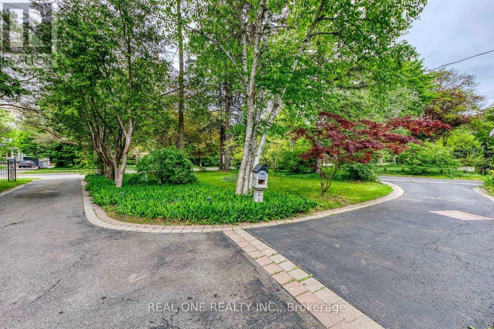 398 Maple Grove Drive, Oakville, Ontario  L6J 4V7 - Photo 6 - W12582938