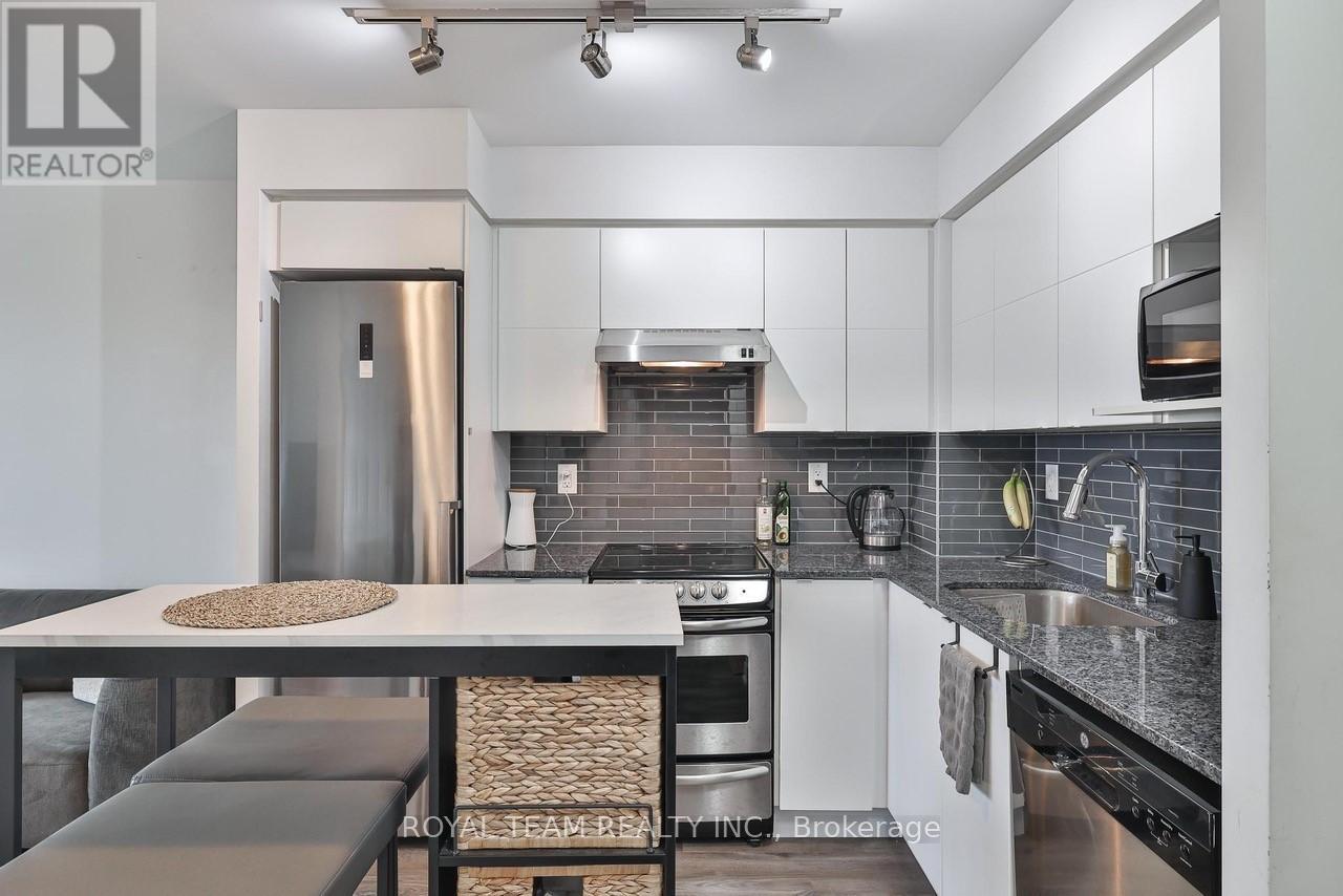 1014 - 160 Flemington Road, Toronto, Ontario  M6A 2E3 - Photo 10 - W12582958