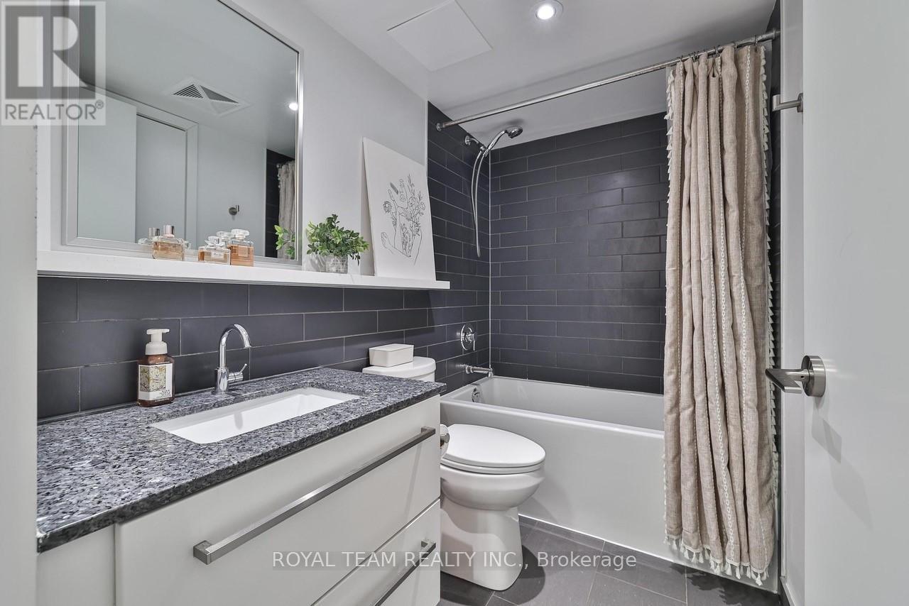 1014 - 160 Flemington Road, Toronto, Ontario  M6A 2E3 - Photo 21 - W12582958