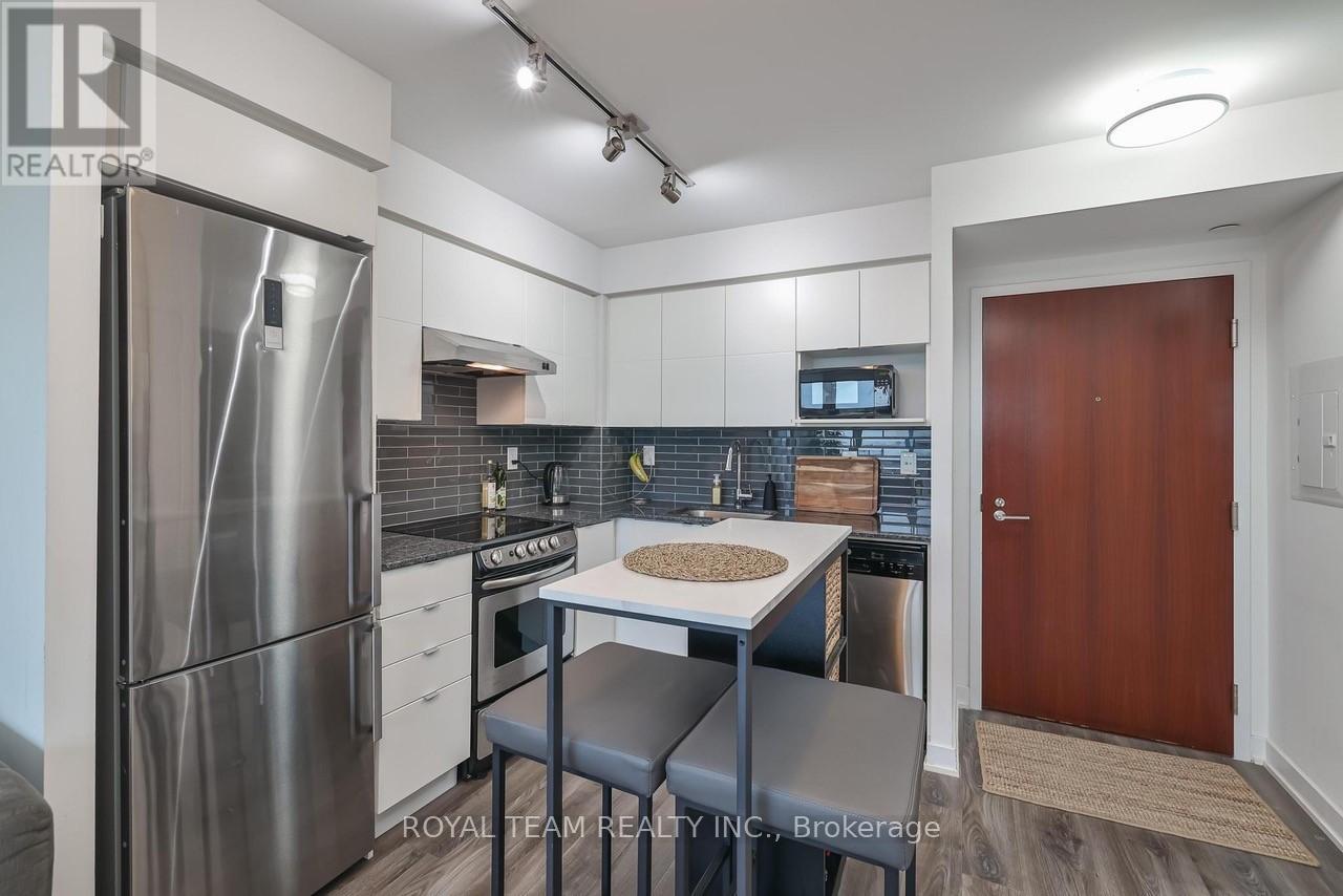 1014 - 160 Flemington Road, Toronto, Ontario  M6A 2E3 - Photo 7 - W12582958