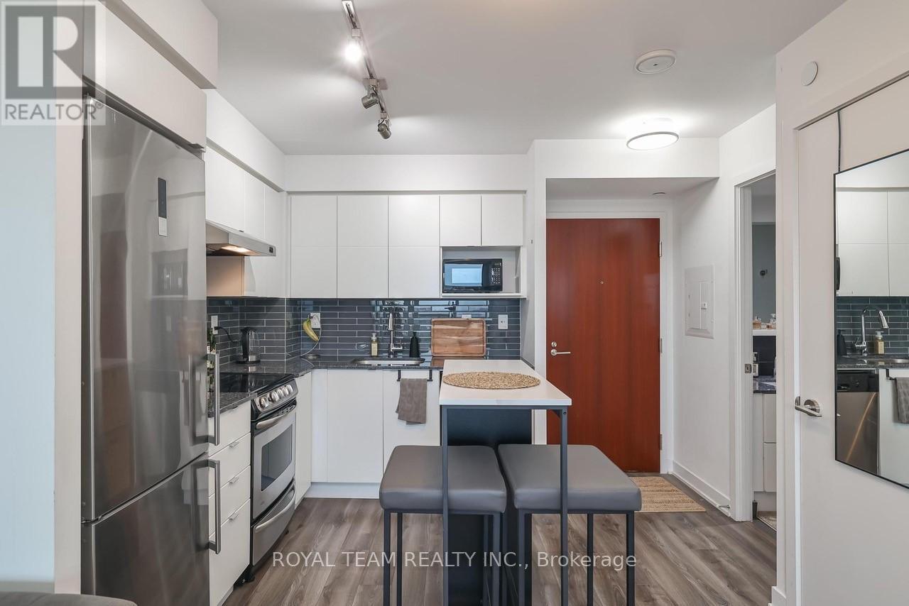 1014 - 160 Flemington Road, Toronto, Ontario  M6A 2E3 - Photo 8 - W12582958