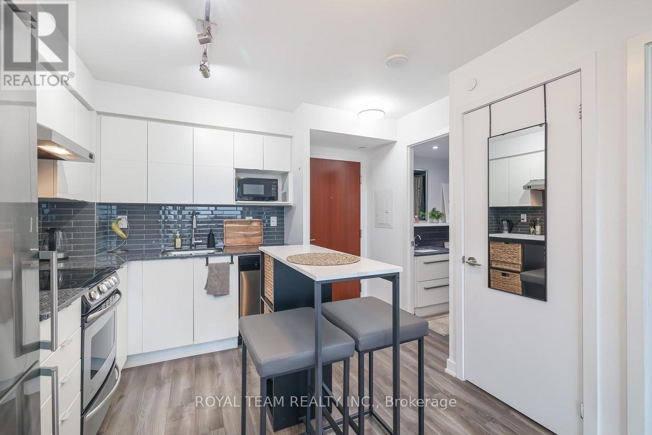 1014 - 160 Flemington Road, Toronto, Ontario  M6A 2E3 - Photo 9 - W12582958