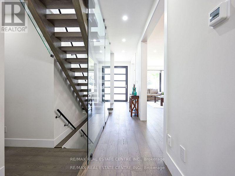 1181 Ogden Avenue, Mississauga, Ontario  L5E 2G8 - Photo 12 - W12582966