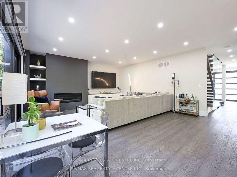 1181 Ogden Avenue, Mississauga, Ontario  L5E 2G8 - Photo 15 - W12582966