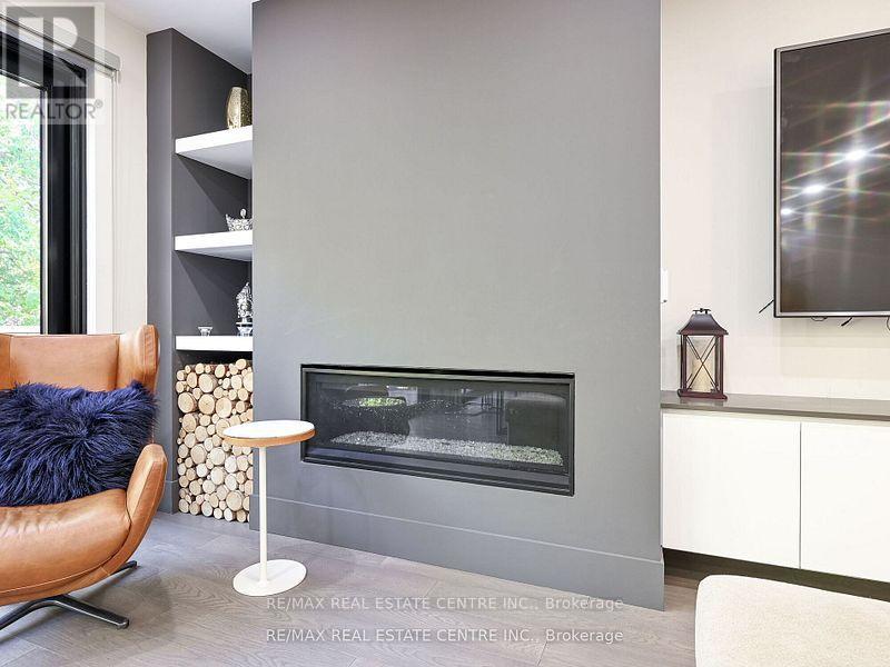 1181 Ogden Avenue, Mississauga, Ontario  L5E 2G8 - Photo 17 - W12582966