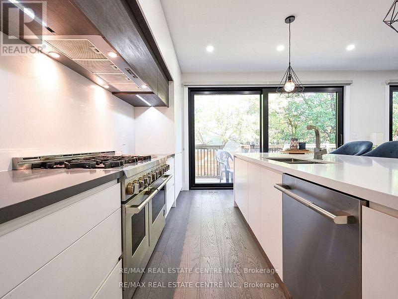 1181 Ogden Avenue, Mississauga, Ontario  L5E 2G8 - Photo 21 - W12582966