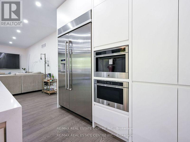 1181 Ogden Avenue, Mississauga, Ontario  L5E 2G8 - Photo 24 - W12582966