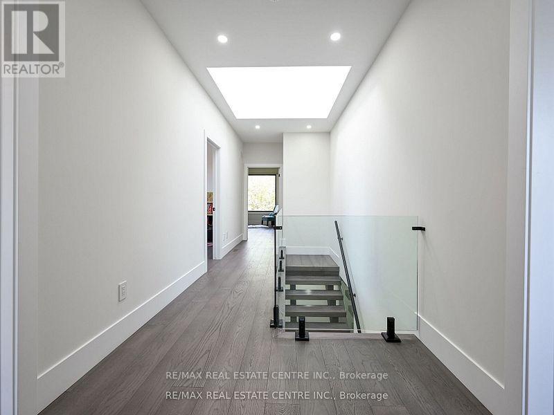 1181 Ogden Avenue, Mississauga, Ontario  L5E 2G8 - Photo 26 - W12582966