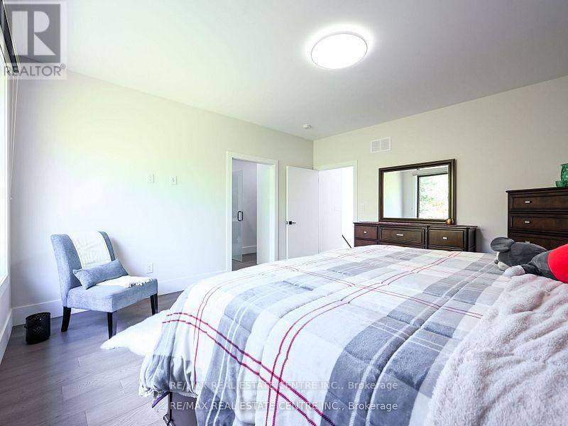 1181 Ogden Avenue, Mississauga, Ontario  L5E 2G8 - Photo 29 - W12582966