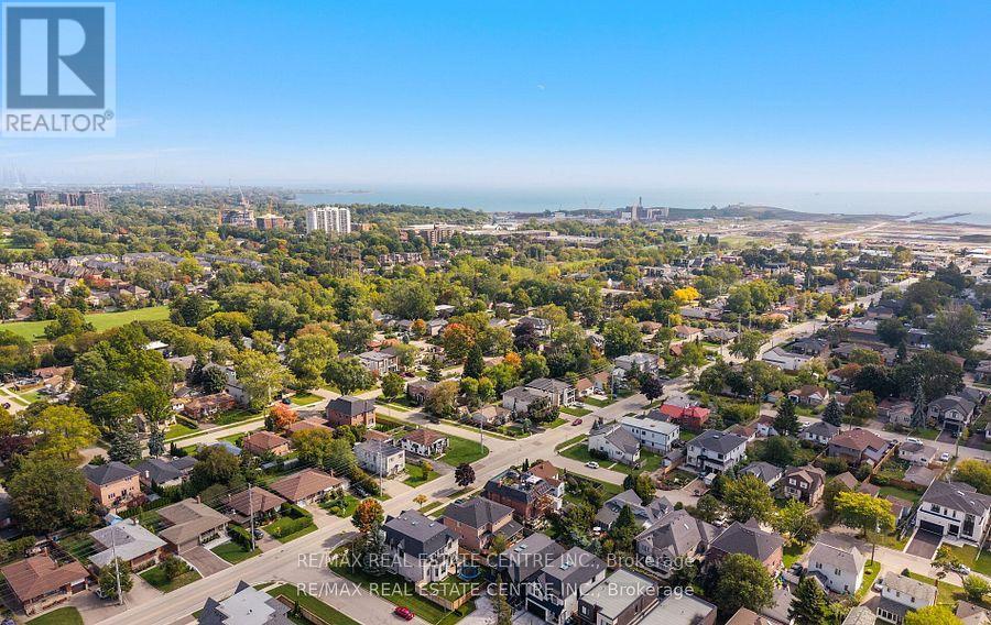 1181 Ogden Avenue, Mississauga, Ontario  L5E 2G8 - Photo 3 - W12582966