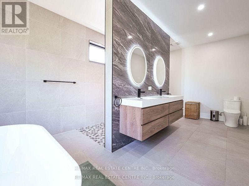 1181 Ogden Avenue, Mississauga, Ontario  L5E 2G8 - Photo 31 - W12582966