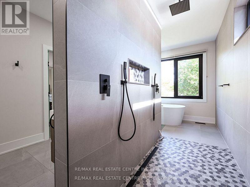 1181 Ogden Avenue, Mississauga, Ontario  L5E 2G8 - Photo 33 - W12582966