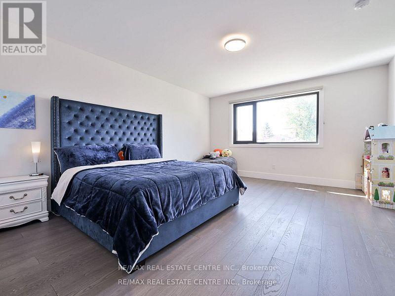 1181 Ogden Avenue, Mississauga, Ontario  L5E 2G8 - Photo 34 - W12582966