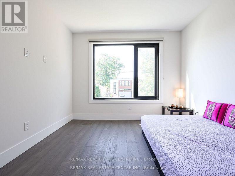 1181 Ogden Avenue, Mississauga, Ontario  L5E 2G8 - Photo 36 - W12582966