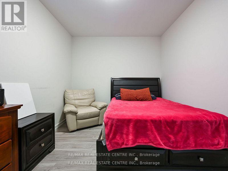 1181 Ogden Avenue, Mississauga, Ontario  L5E 2G8 - Photo 45 - W12582966