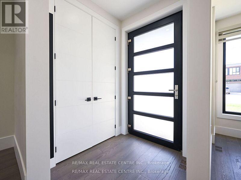 1181 Ogden Avenue, Mississauga, Ontario  L5E 2G8 - Photo 6 - W12582966