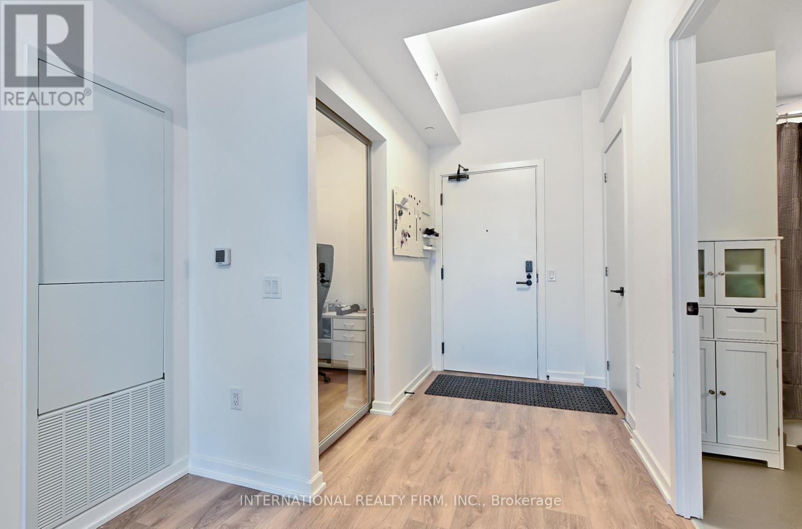 1308 - 10 Graphophone Grove, Toronto, Ontario  M6H 0E5 - Photo 4 - W12582978