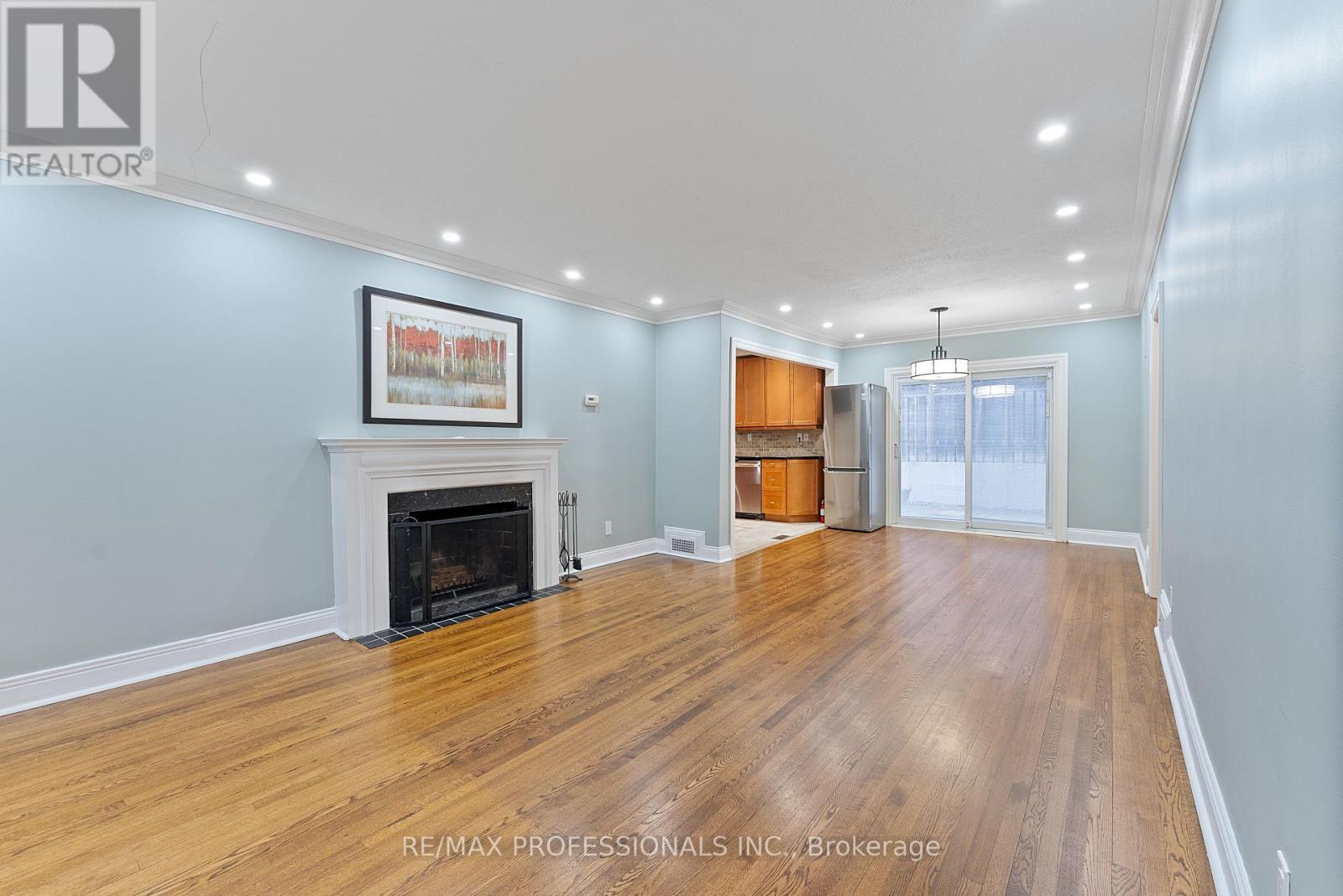 2 Great Oak Drive, Toronto, Ontario  M9A 1M7 - Photo 13 - W12582988