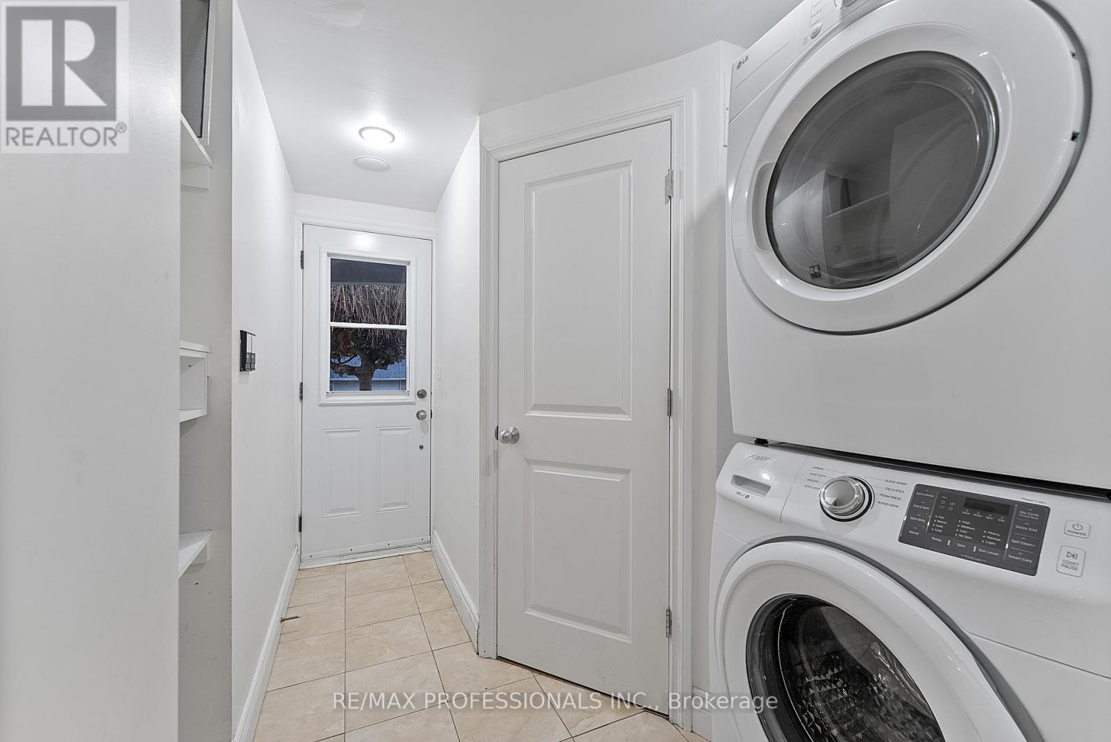 2 Great Oak Drive, Toronto, Ontario  M9A 1M7 - Photo 23 - W12582988