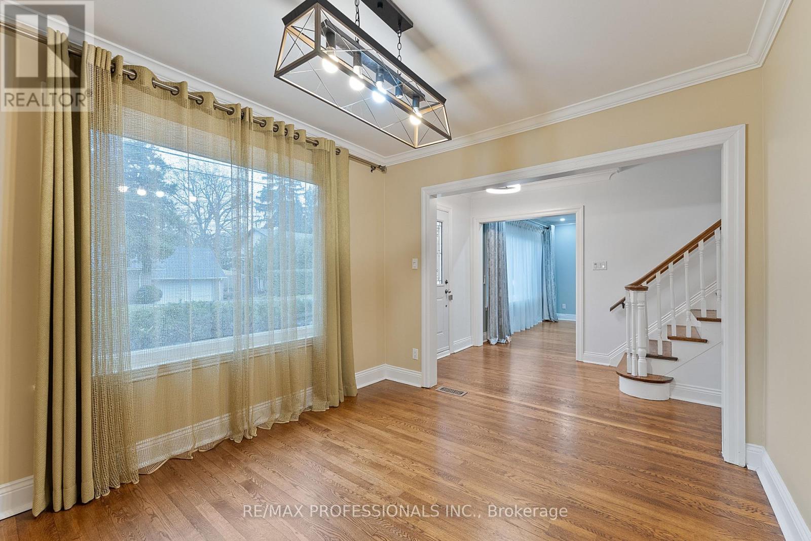 2 Great Oak Drive, Toronto, Ontario  M9A 1M7 - Photo 25 - W12582988