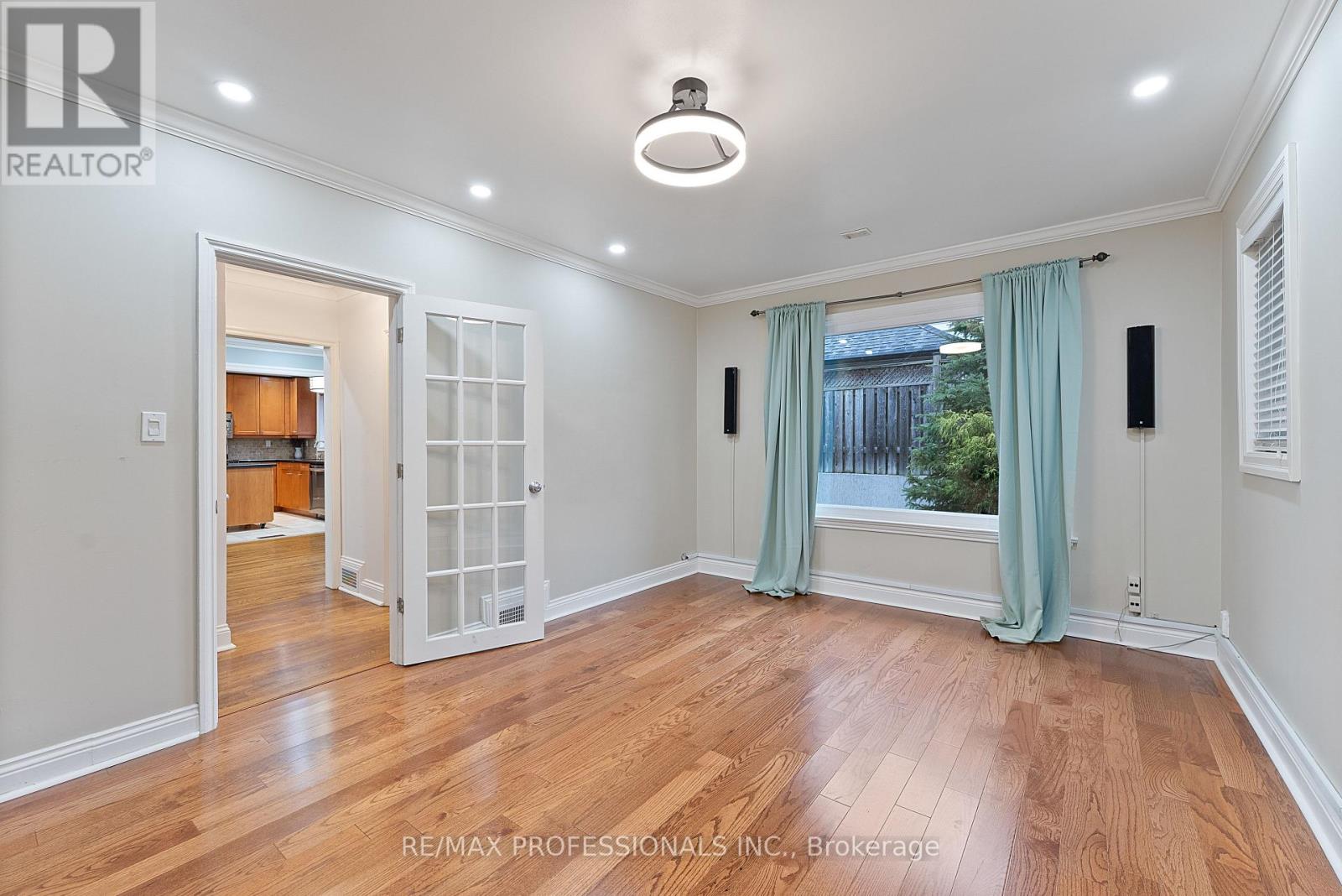 2 Great Oak Drive, Toronto, Ontario  M9A 1M7 - Photo 28 - W12582988