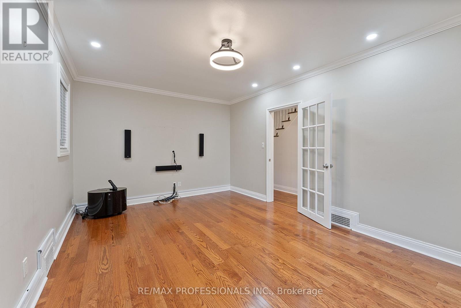 2 Great Oak Drive, Toronto, Ontario  M9A 1M7 - Photo 30 - W12582988