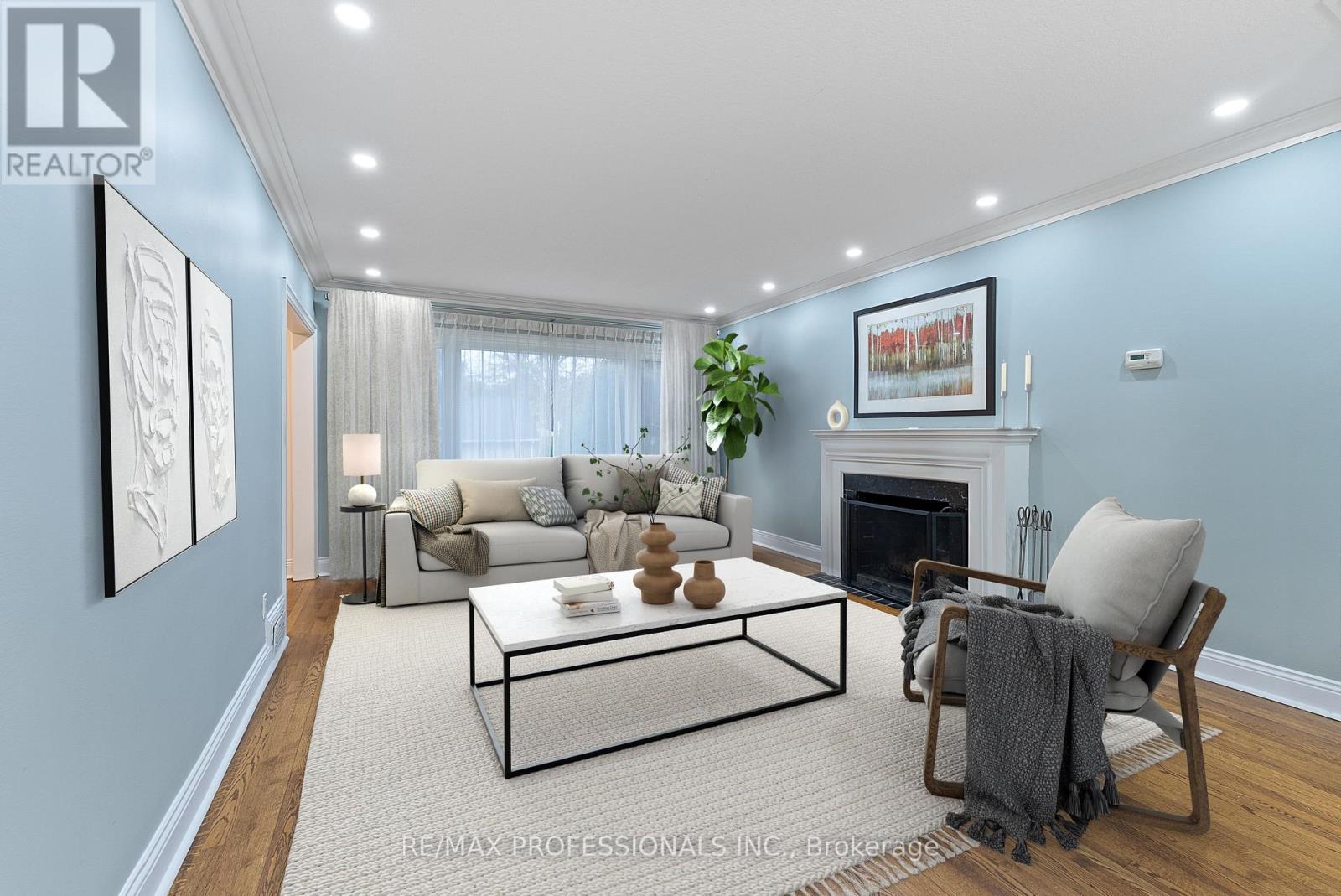 2 Great Oak Drive, Toronto, Ontario  M9A 1M7 - Photo 4 - W12582988