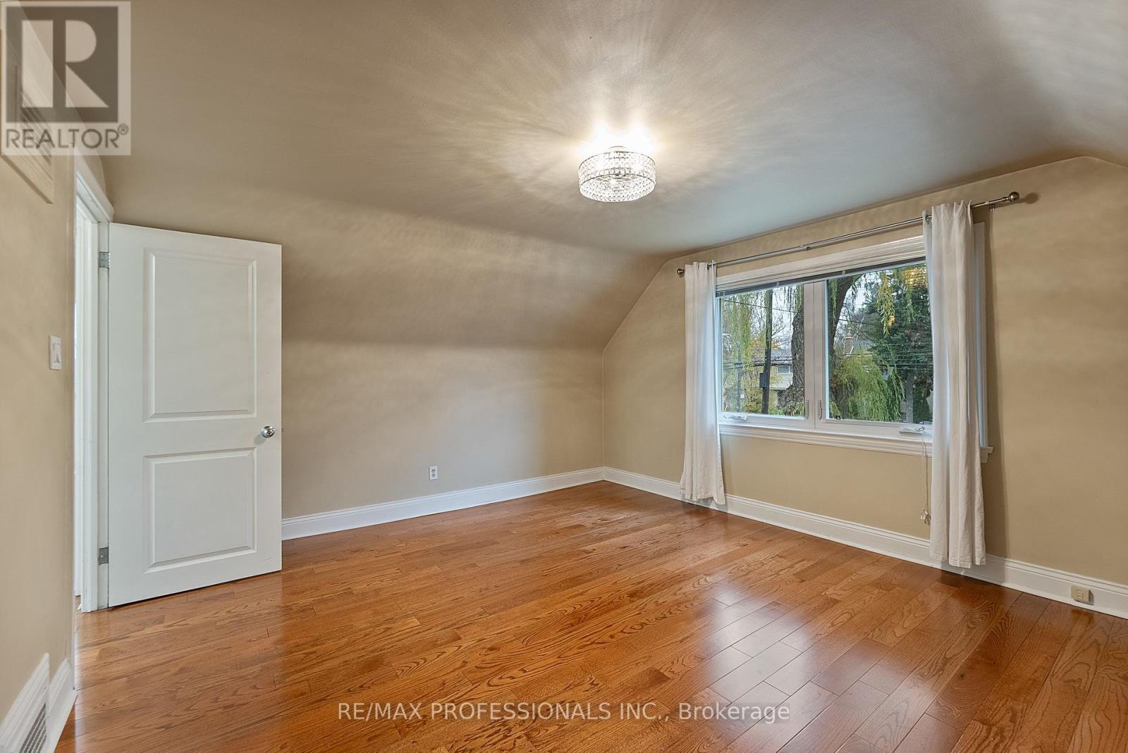 2 Great Oak Drive, Toronto, Ontario  M9A 1M7 - Photo 42 - W12582988