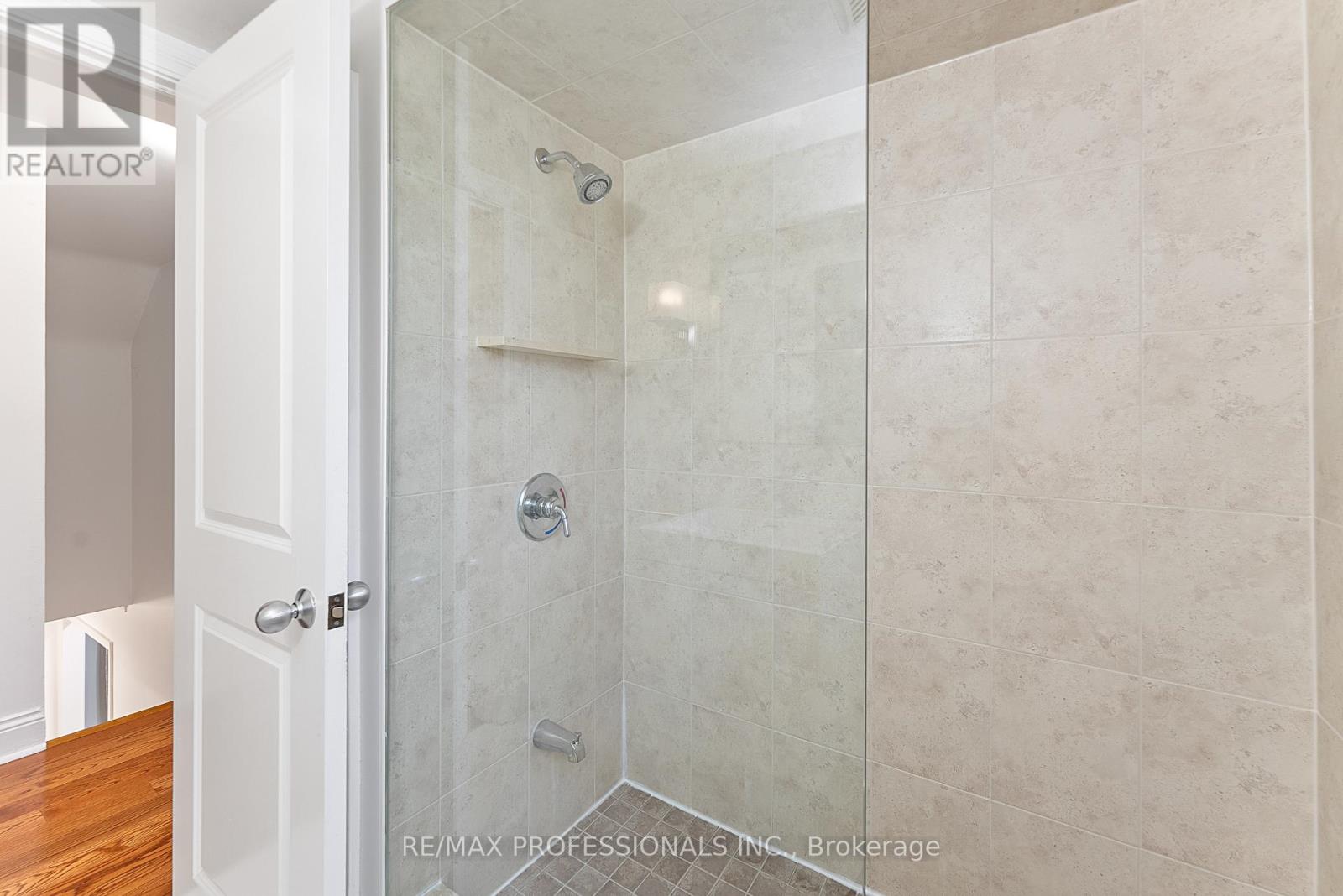 2 Great Oak Drive, Toronto, Ontario  M9A 1M7 - Photo 45 - W12582988