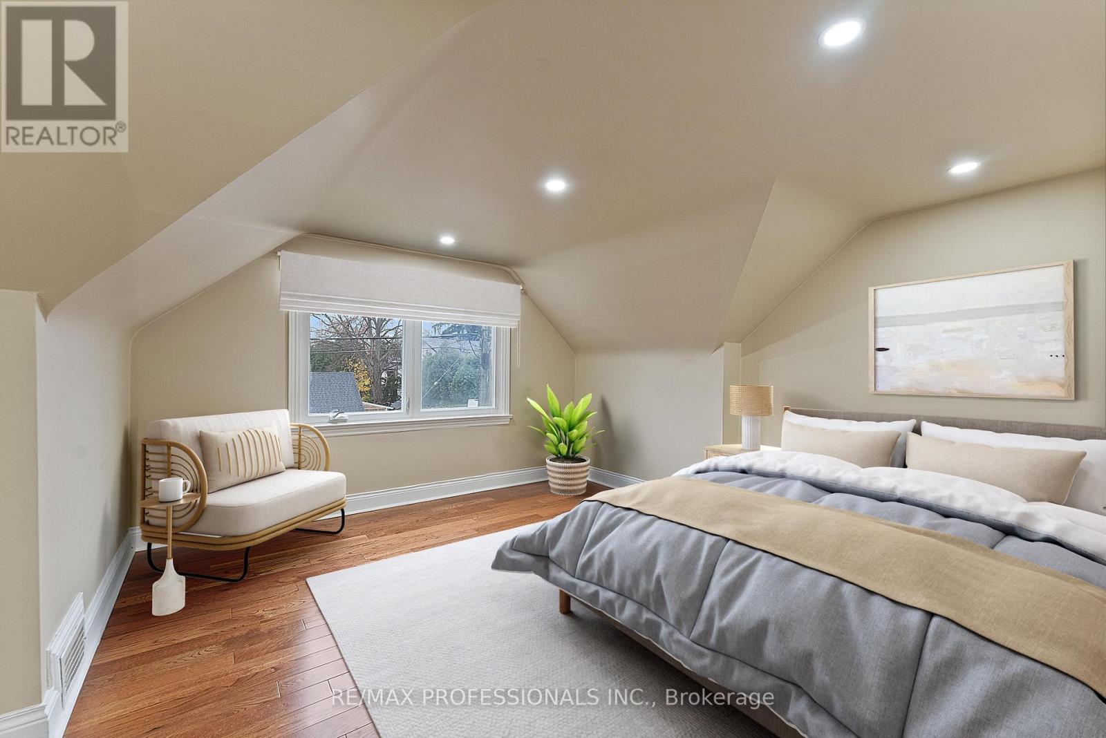 2 Great Oak Drive, Toronto, Ontario  M9A 1M7 - Photo 6 - W12582988