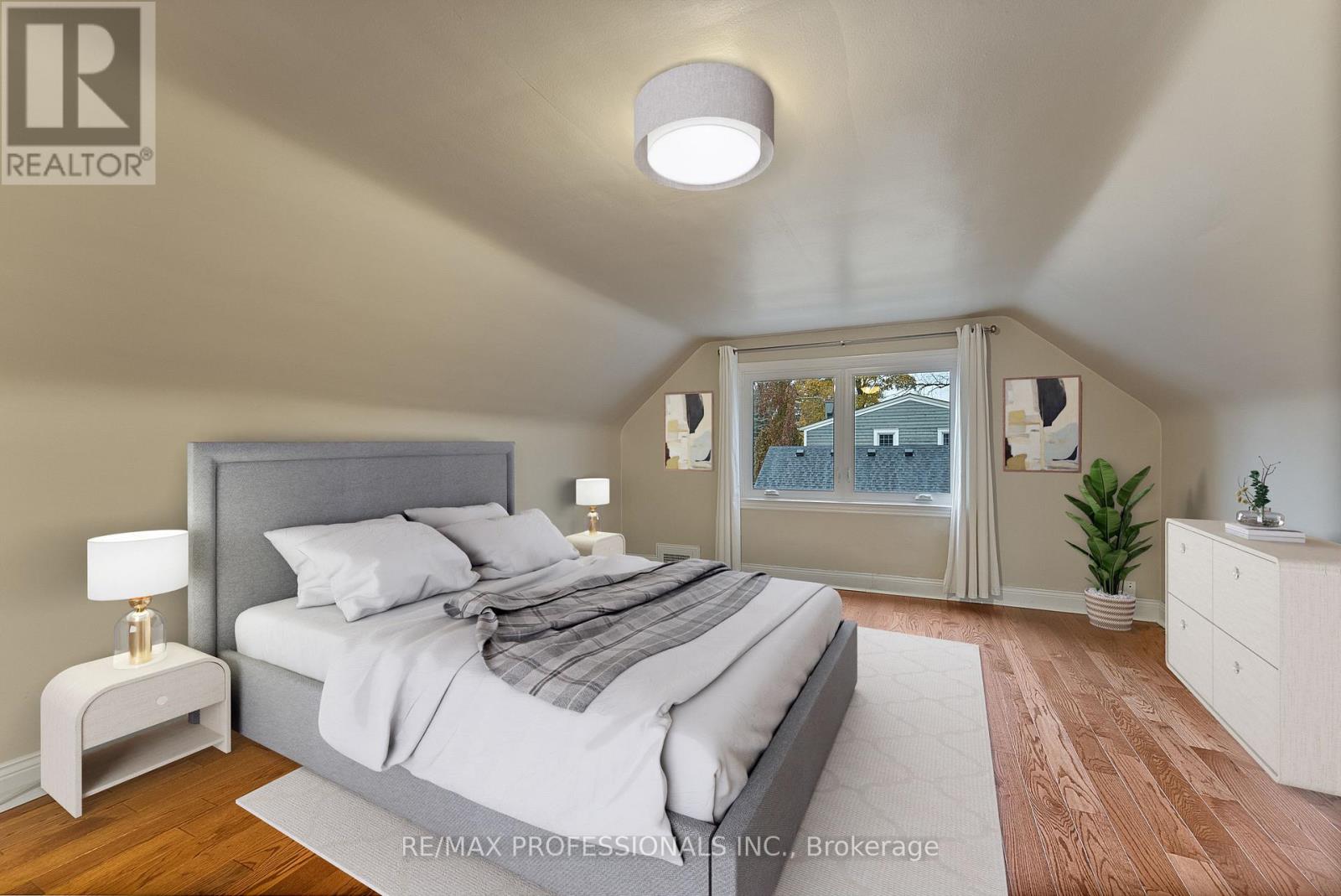 2 Great Oak Drive, Toronto, Ontario  M9A 1M7 - Photo 7 - W12582988