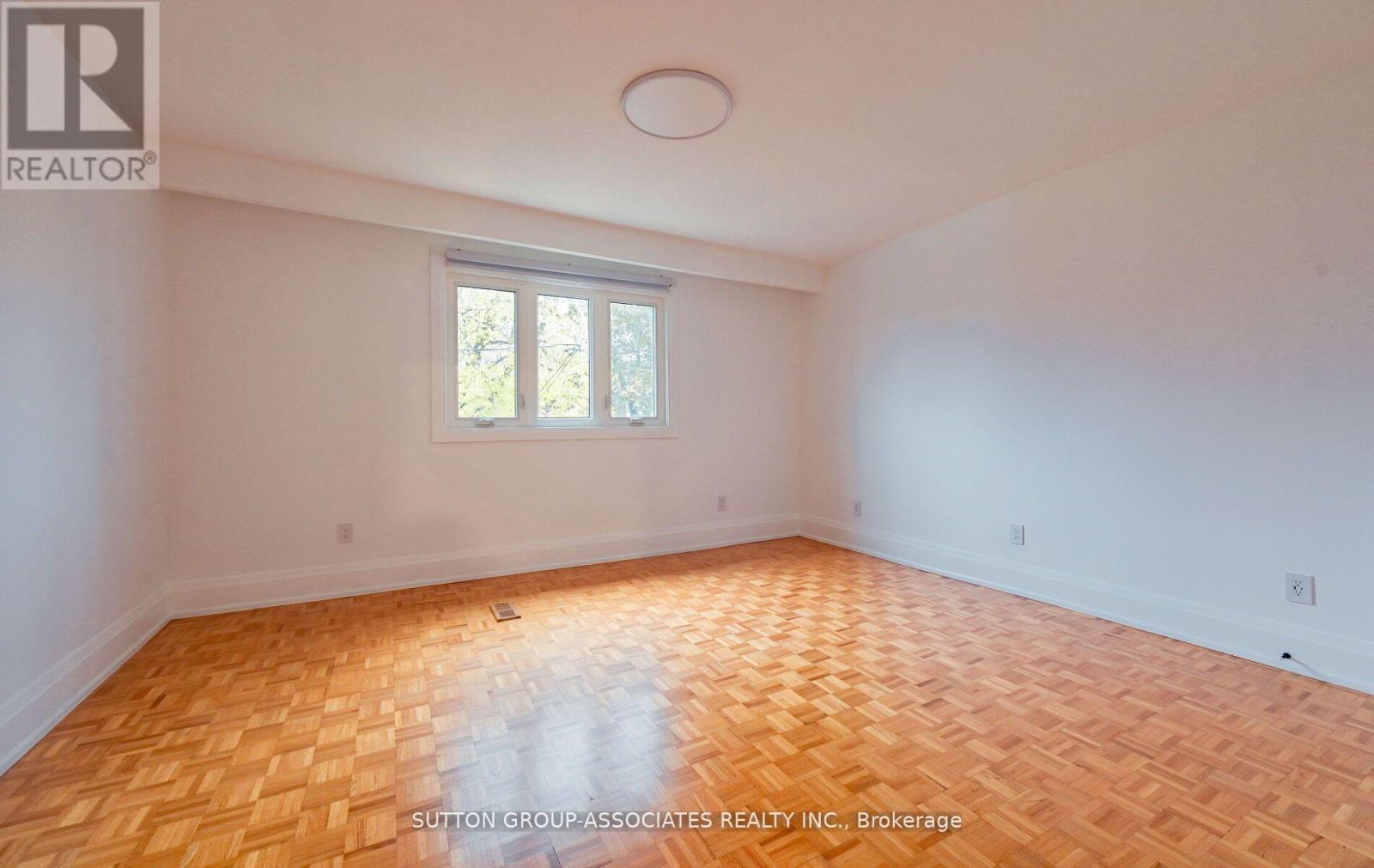 2nd Floor - 118 Nairn Avenue, Toronto, Ontario  M6E 4H1 - Photo 11 - W12583004