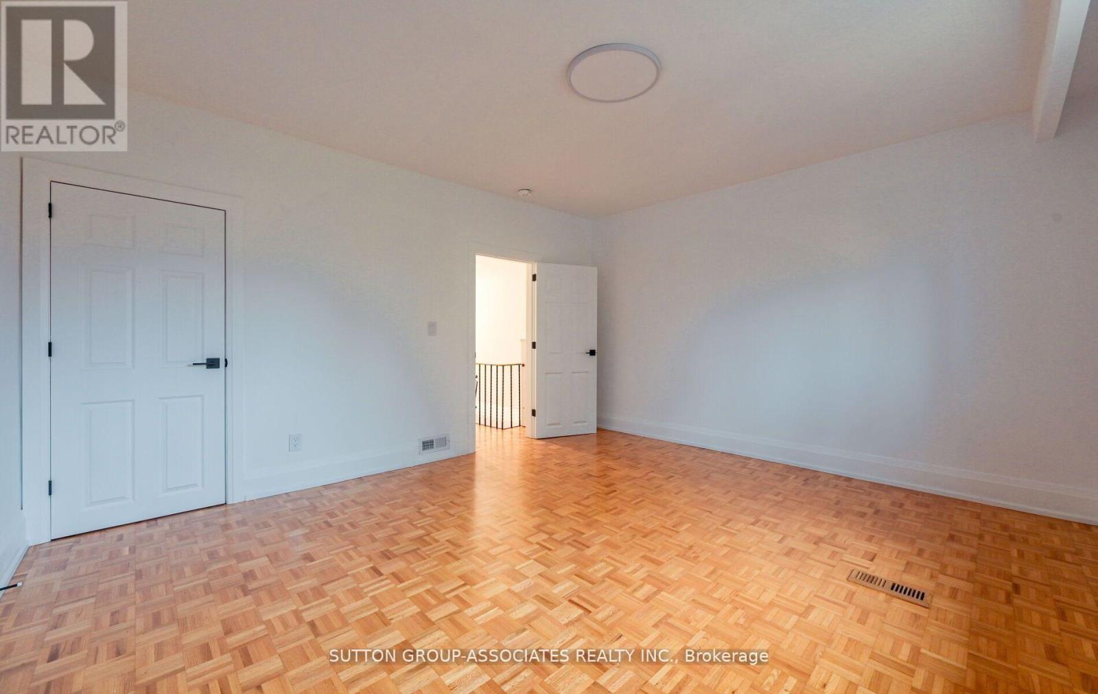 2nd Floor - 118 Nairn Avenue, Toronto, Ontario  M6E 4H1 - Photo 13 - W12583004