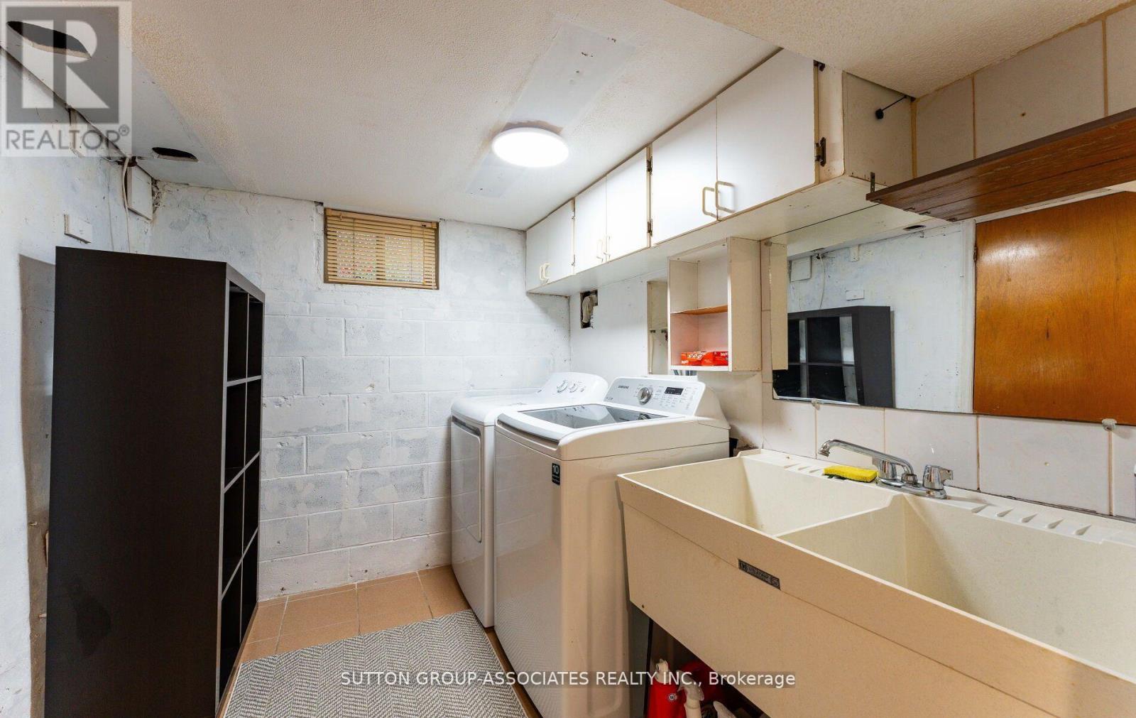 2nd Floor - 118 Nairn Avenue, Toronto, Ontario  M6E 4H1 - Photo 20 - W12583004