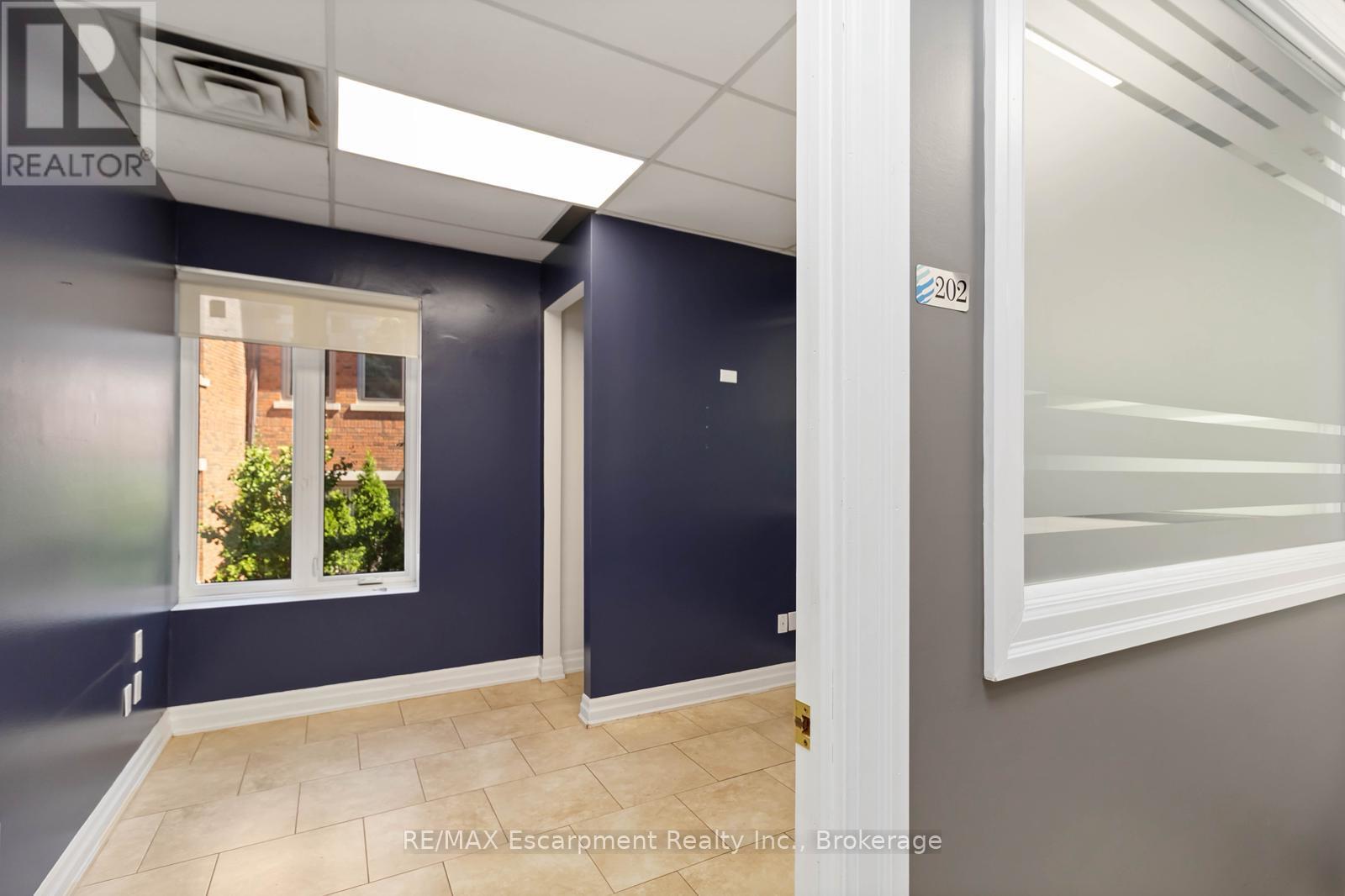 202 - 53 Village Centre Place, Mississauga, Ontario  L4Z 1V9 - Photo 10 - W12583148