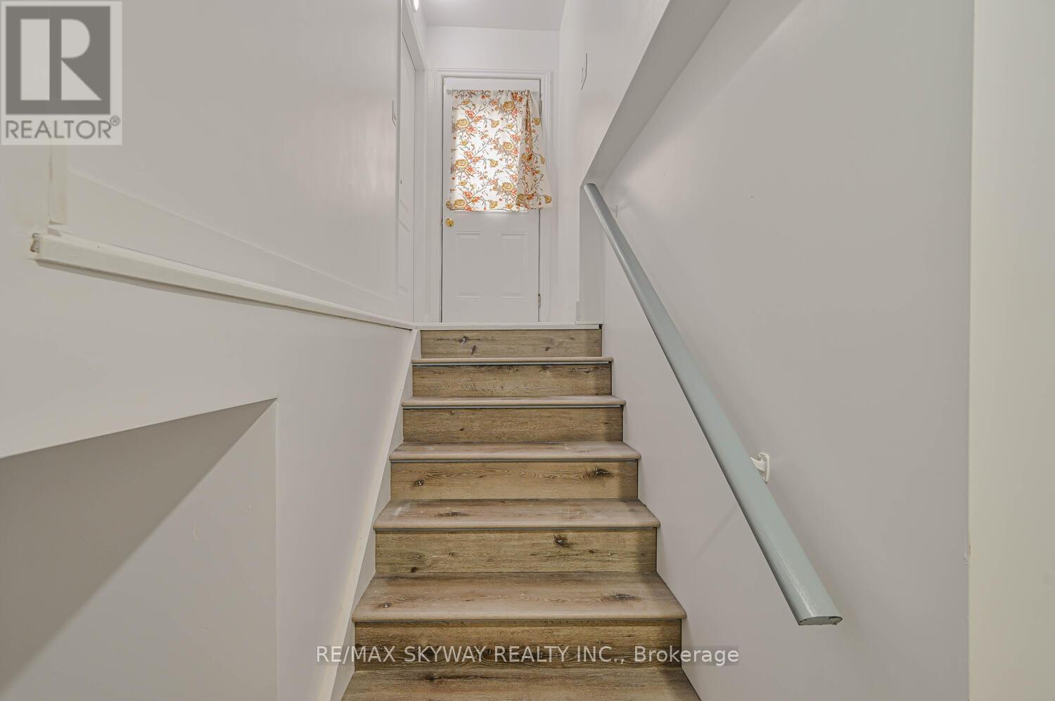 7517 Lully Court, Mississauga, Ontario L4T 2P2 - Photo 23 - W12284243