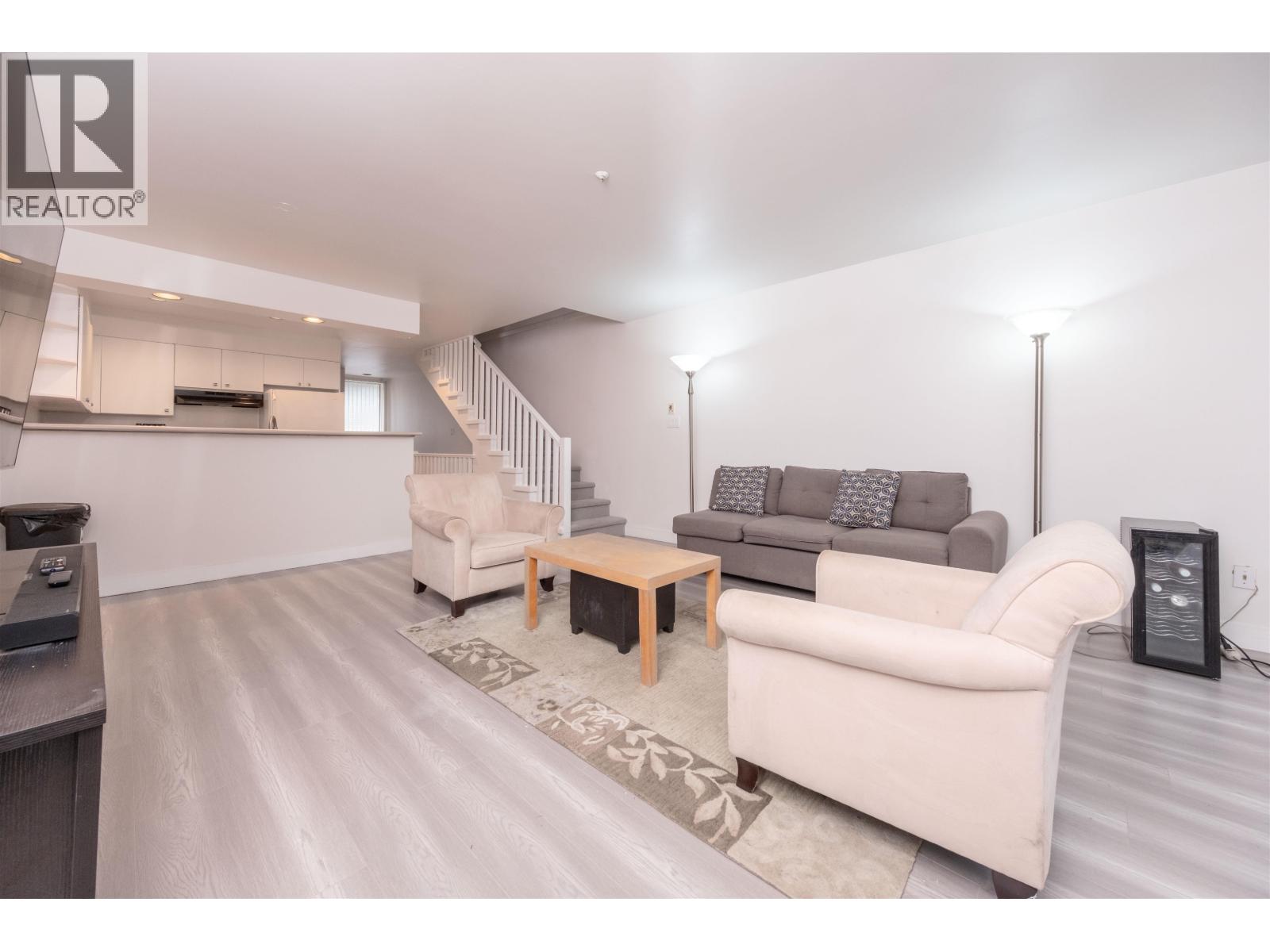 3371 Fieldstone Avenue, Vancouver, British Columbia  V5S 4R9 - Photo 4 - R3070670