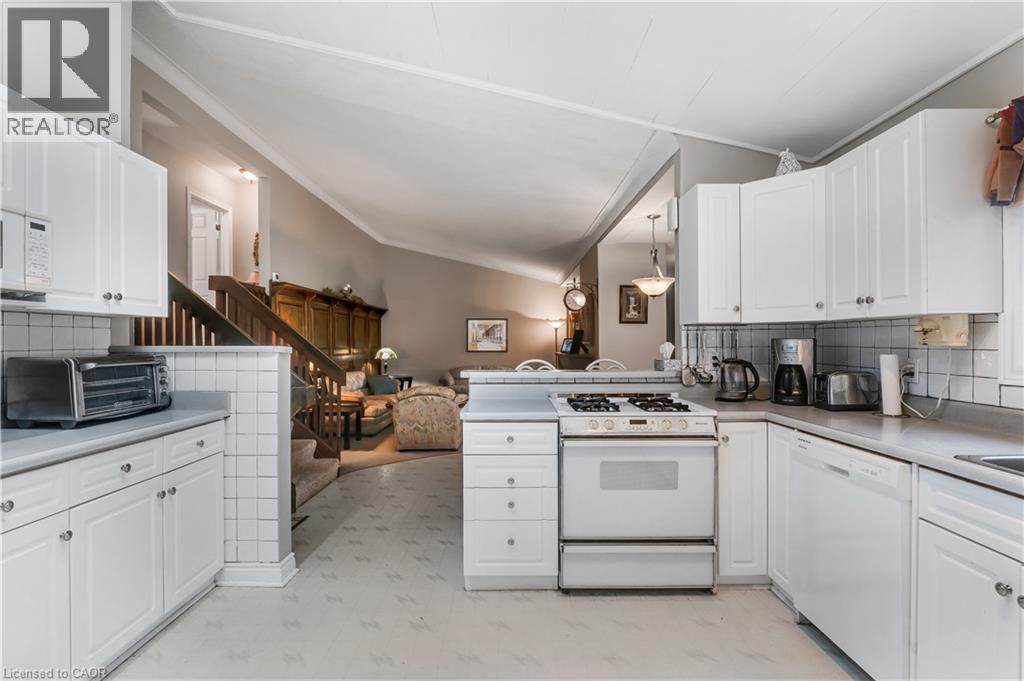 14 Marilyn Street, Grimsby, Ontario  L3M 1V2 - Photo 6 - 40785019