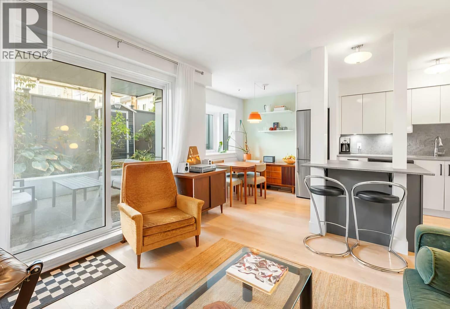 2133 Dundas Street, Vancouver, British Columbia  V5L 1J7 - Photo 1 - R3070652