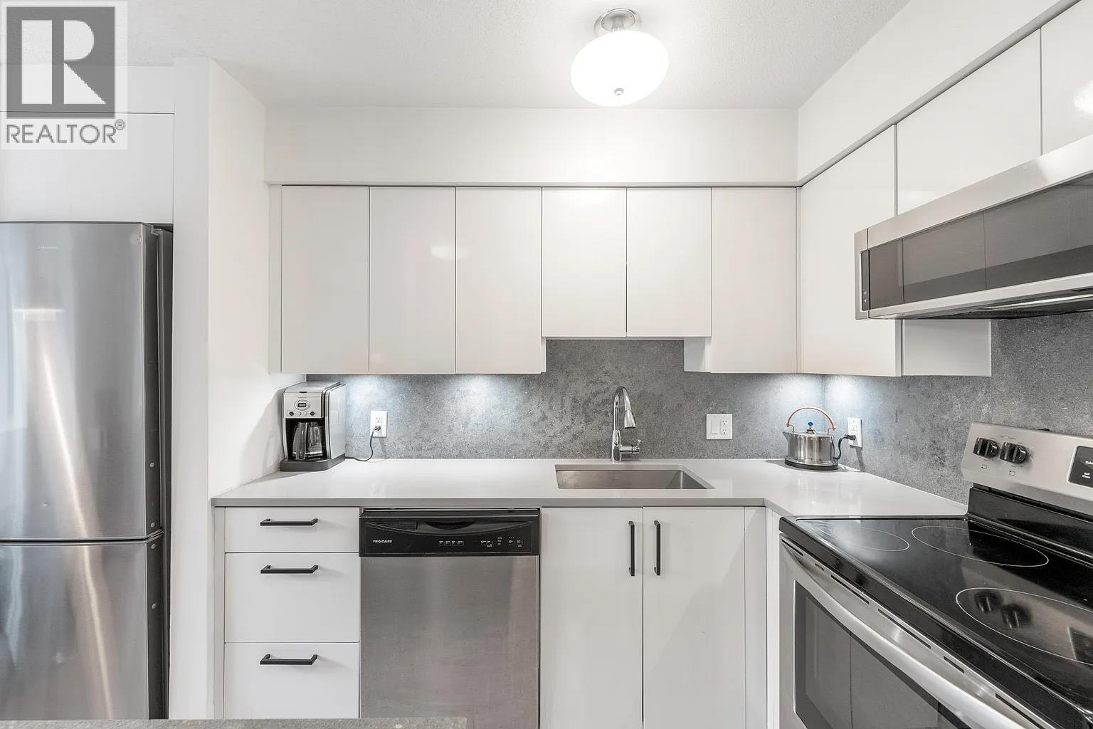 2133 Dundas Street, Vancouver, British Columbia  V5L 1J7 - Photo 11 - R3070652