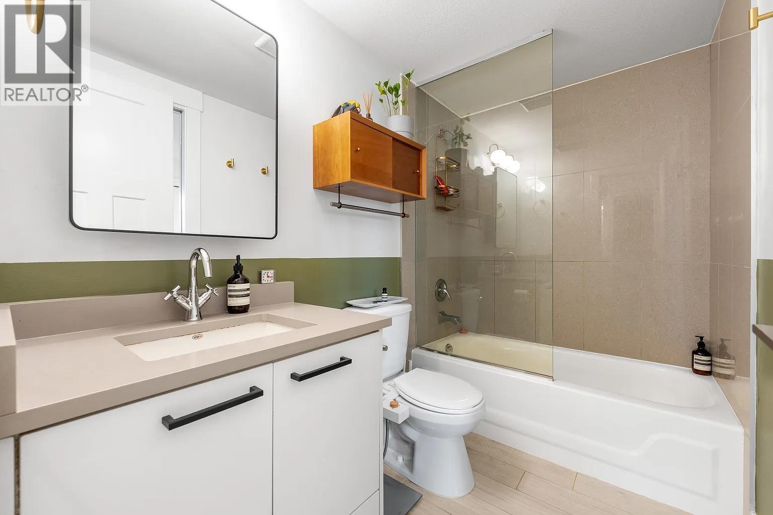 2133 Dundas Street, Vancouver, British Columbia  V5L 1J7 - Photo 6 - R3070652