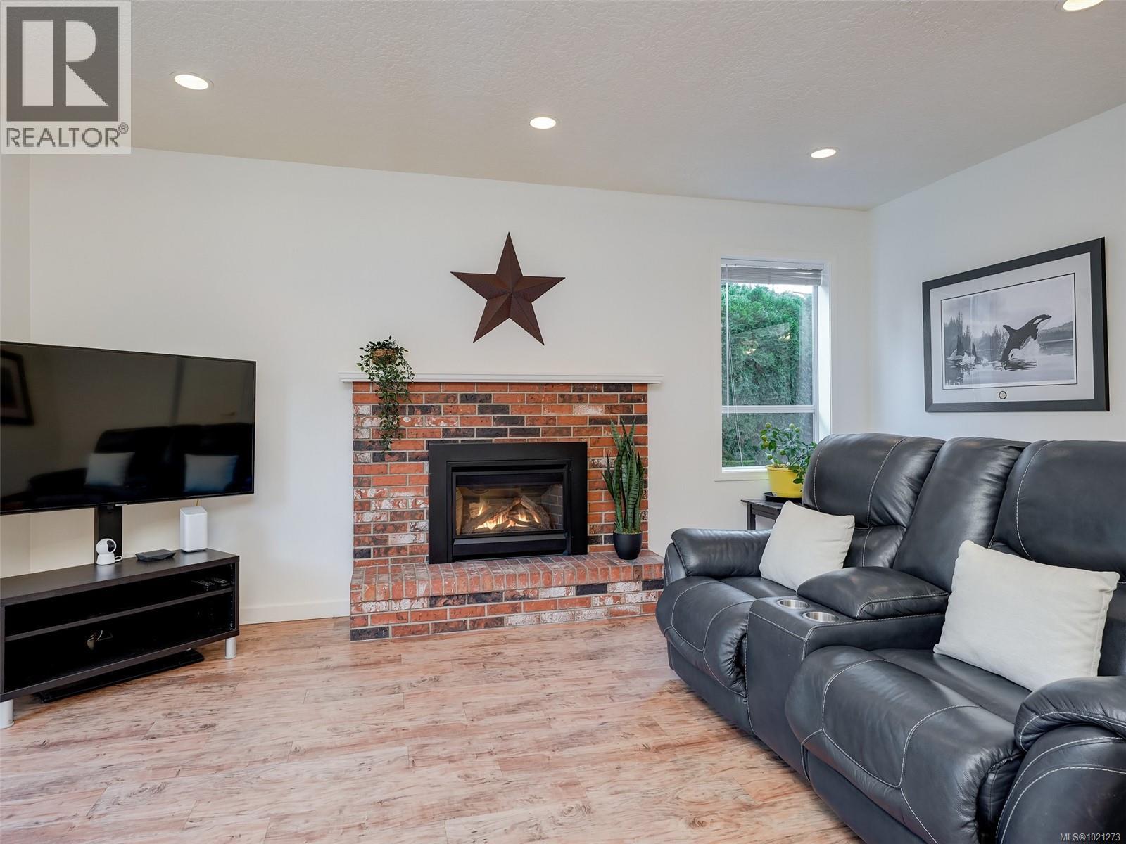 4179 Tuxedo Dr, Saanich, British Columbia V8X 4T1 - Photo 11 - 1021273