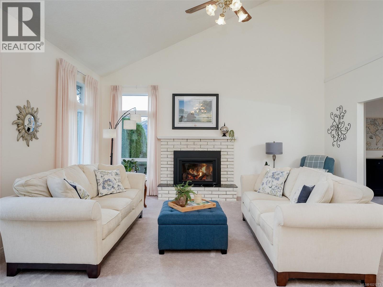 4179 Tuxedo Dr, Saanich, British Columbia V8X 4T1 - Photo 2 - 1021273