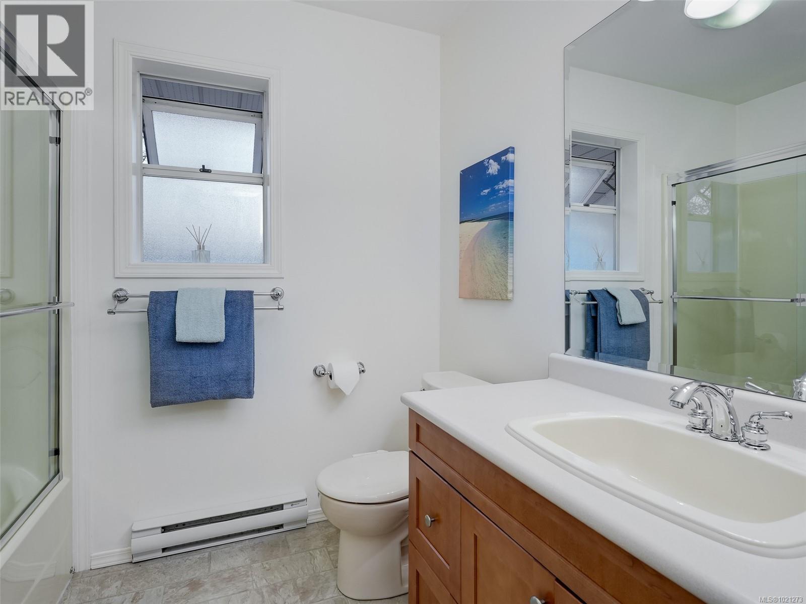 4179 Tuxedo Dr, Saanich, British Columbia V8X 4T1 - Photo 23 - 1021273