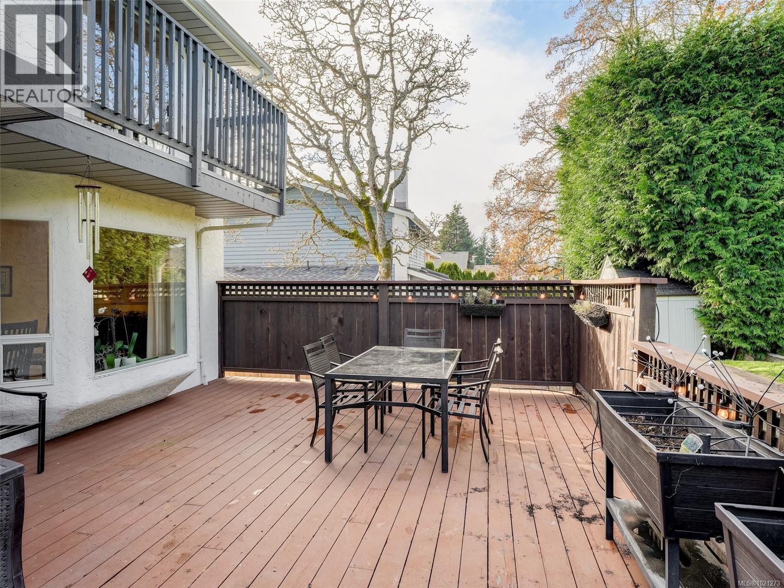 4179 Tuxedo Dr, Saanich, British Columbia V8X 4T1 - Photo 31 - 1021273