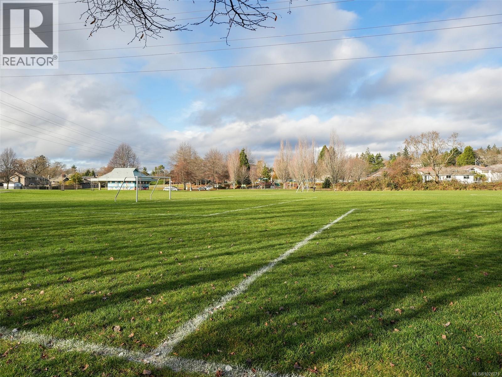 4179 Tuxedo Dr, Saanich, British Columbia V8X 4T1 - Photo 39 - 1021273