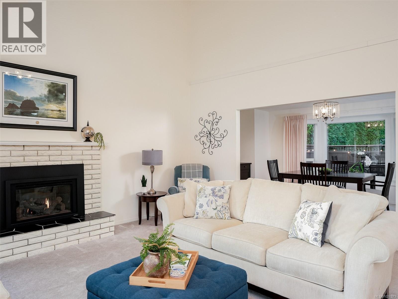 4179 Tuxedo Dr, Saanich, British Columbia V8X 4T1 - Photo 4 - 1021273