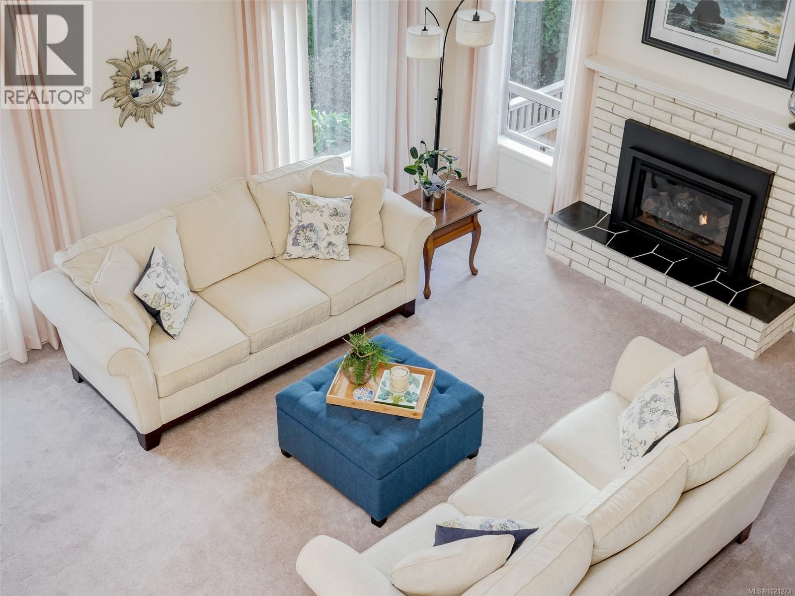 4179 Tuxedo Dr, Saanich, British Columbia V8X 4T1 - Photo 5 - 1021273